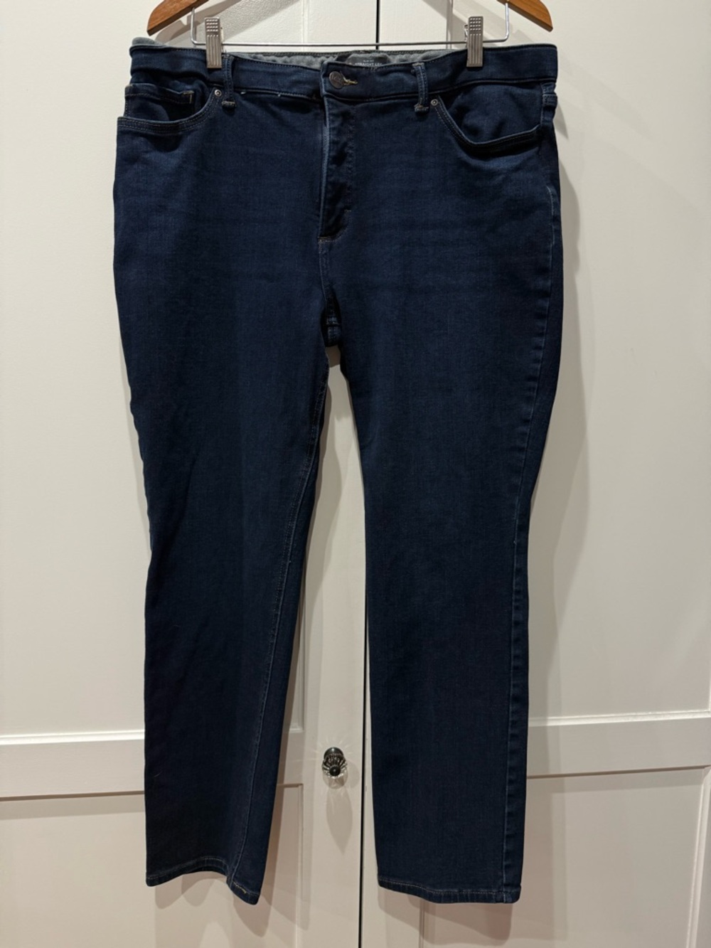 Lee Womens Slim Fit - Mid Rise Straight Leg Jean